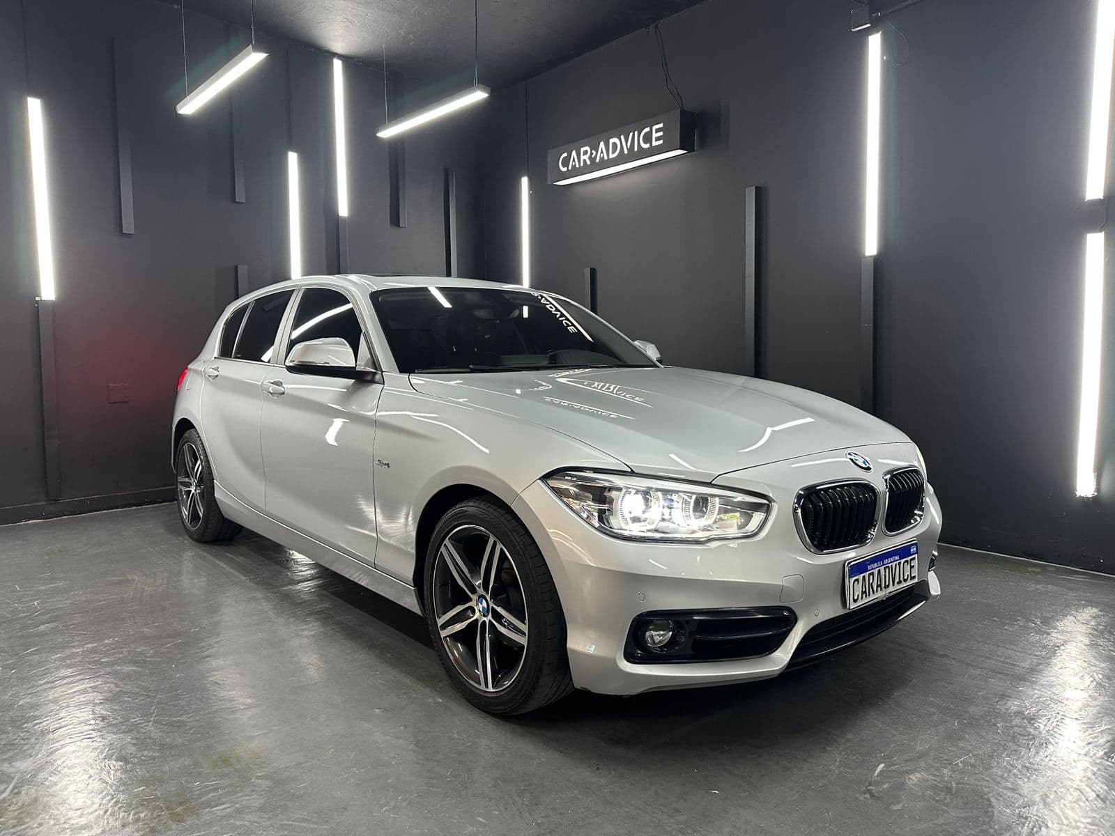 BMW 118 BMW 118 I SPORT 5P AT - imagen 1 de 20