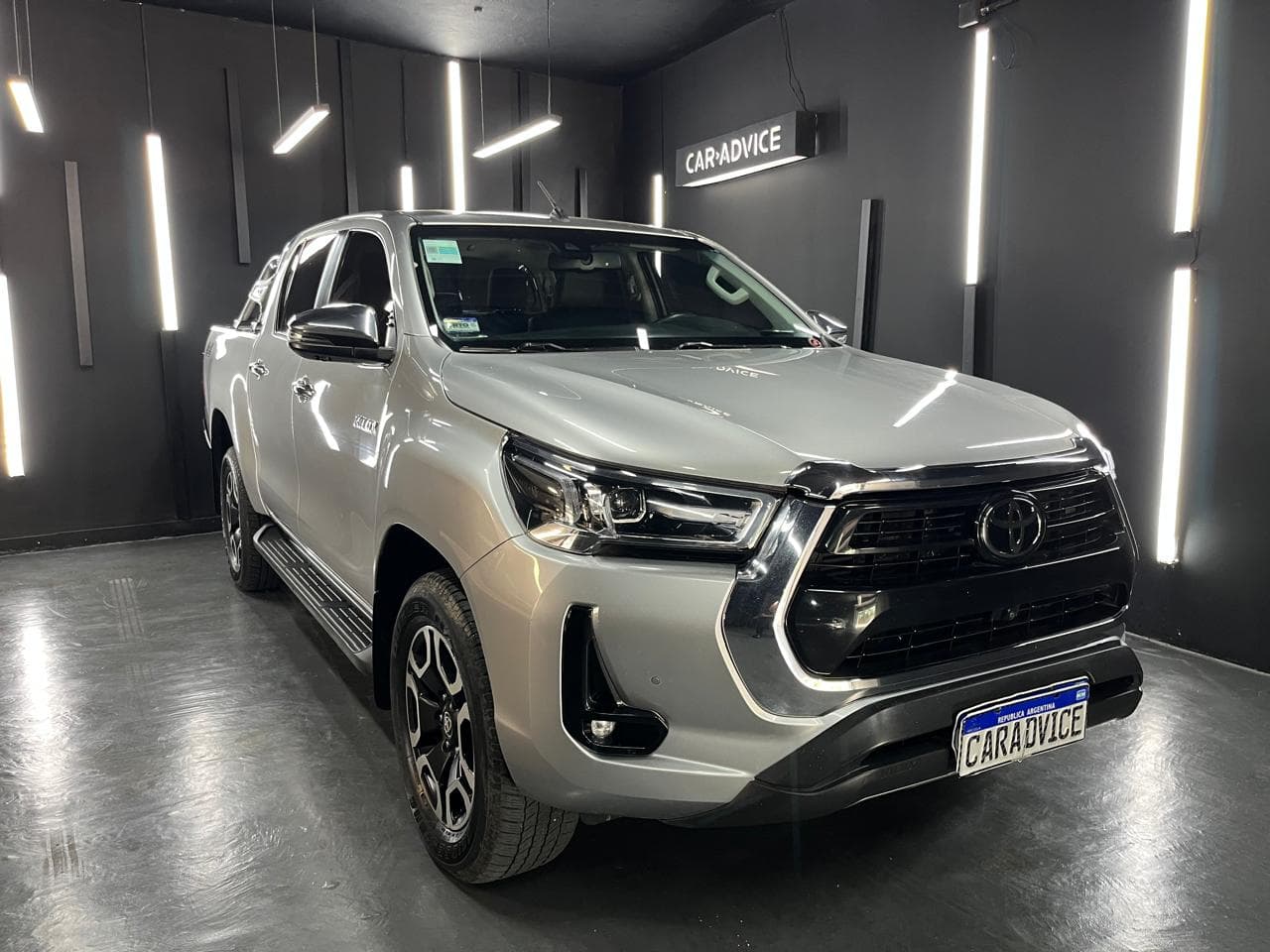 TOYOTA HILUX 2.8 TDI 4X4 SRX AT6 - imagen 1 de 18