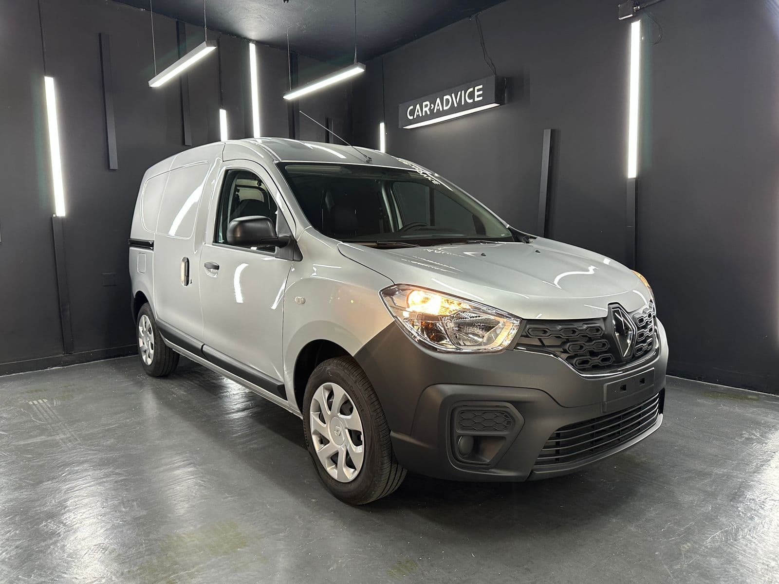 RENAULT KANGOO II EXPRESS 1.6 SCE L24 - imagen 1 de 21