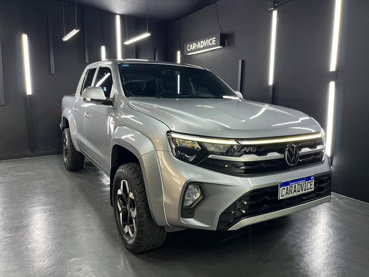 VOLKSWAGEN AMAROK 2.8 TDI 4X2 DC SRX AT6 L16 - imagen 1 de 19