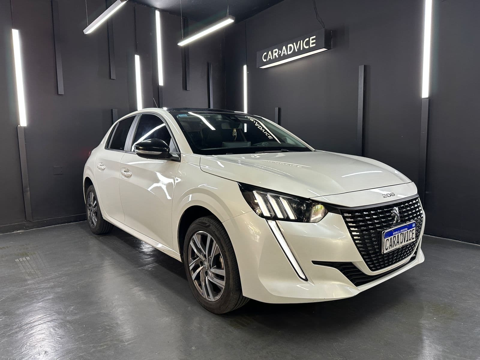 PEUGEOT 208 1.6 INTENS L19 - imagen 1 de 18