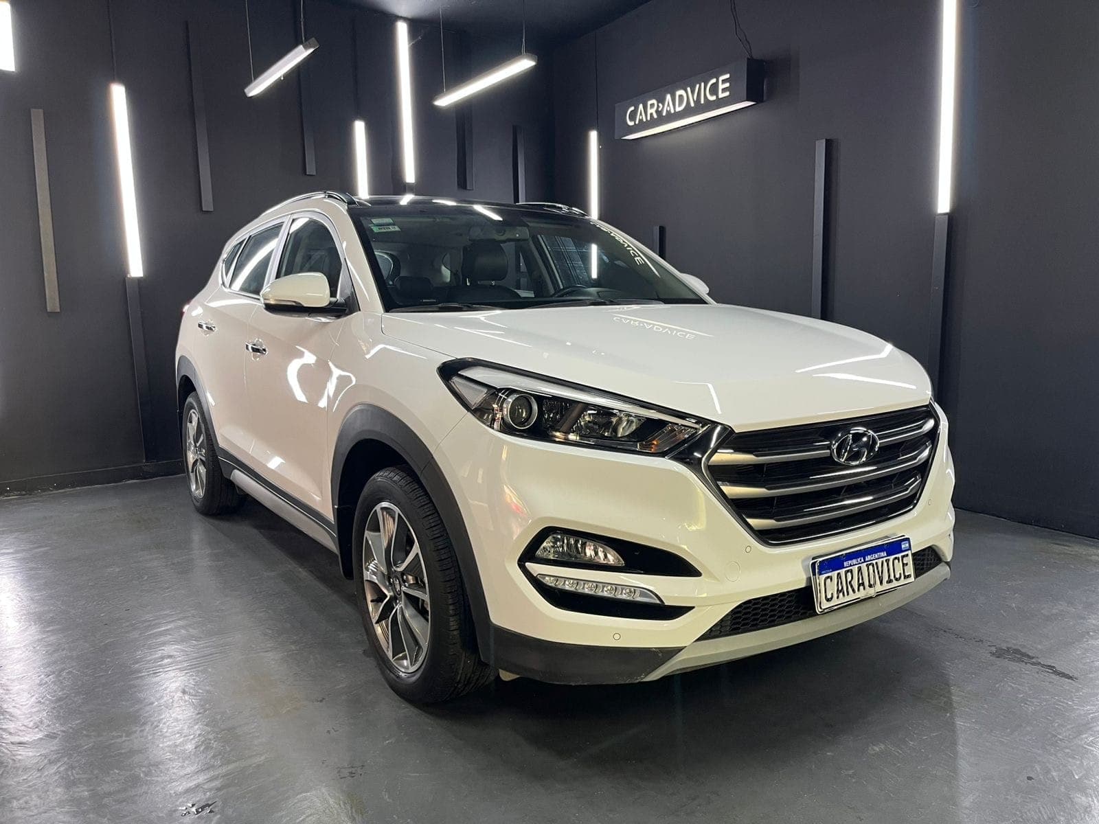 HYUNDAI TUCSON 2.0 4X4 PREMIUM AT L16 - imagen 1 de 17