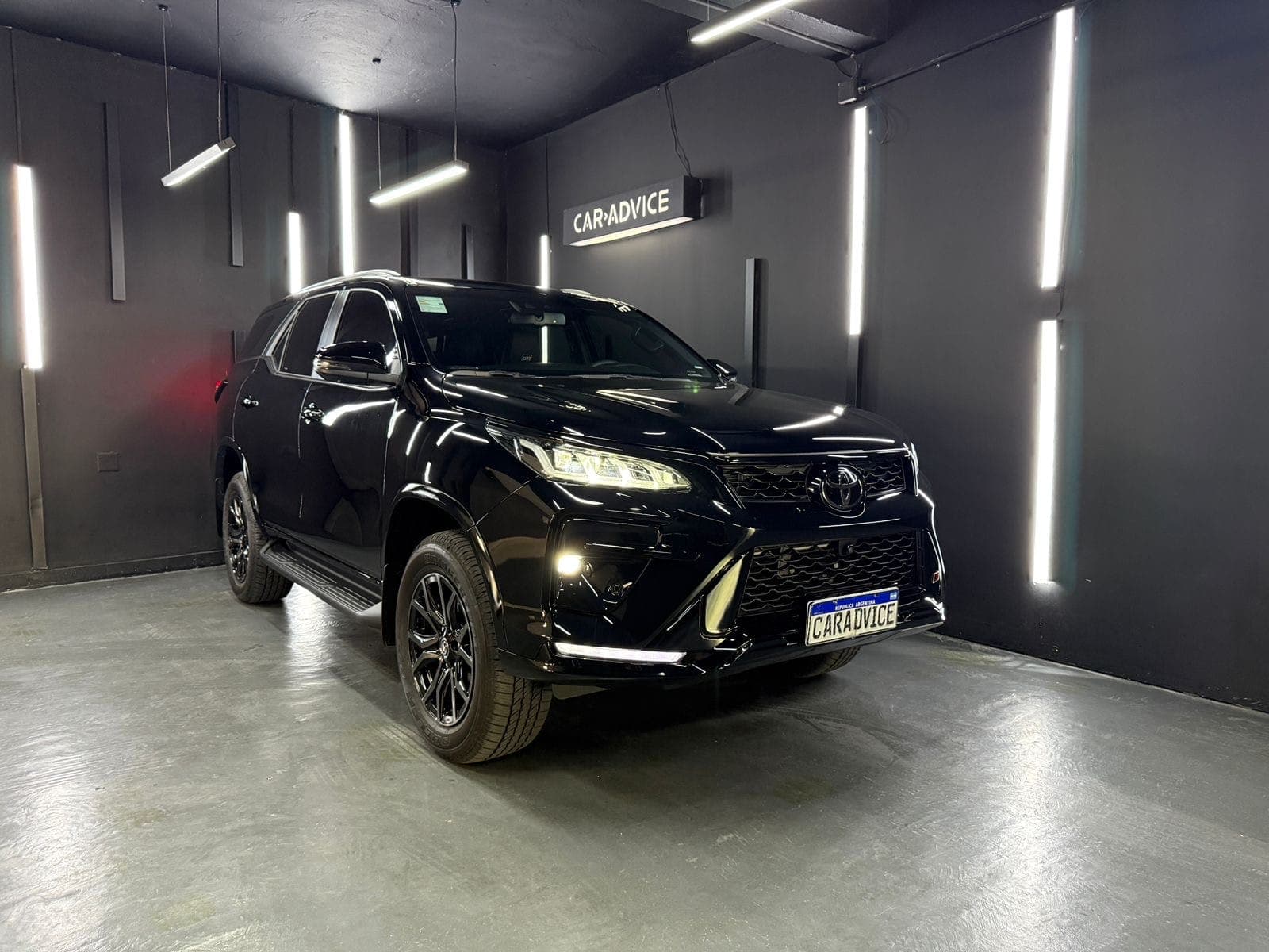 TOYOTA SW4 2.8 TDI 4X4 GR-S AT6 - imagen 1 de 20